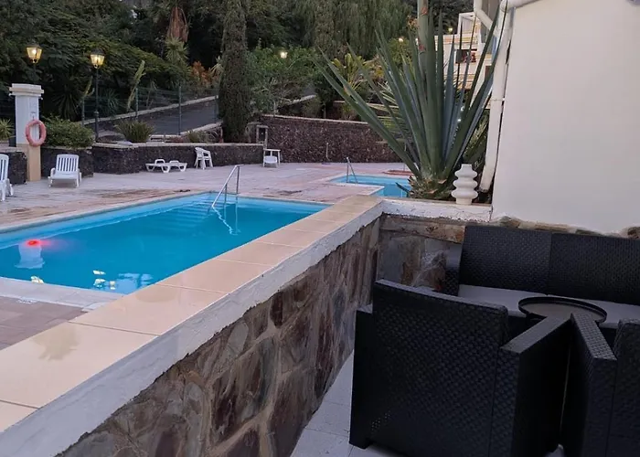 Windsor Pool Apartment *